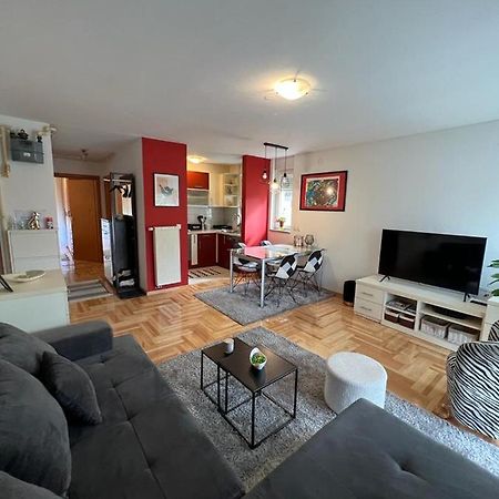 Apartman West - Private Parking Place Zagreb Exteriör bild