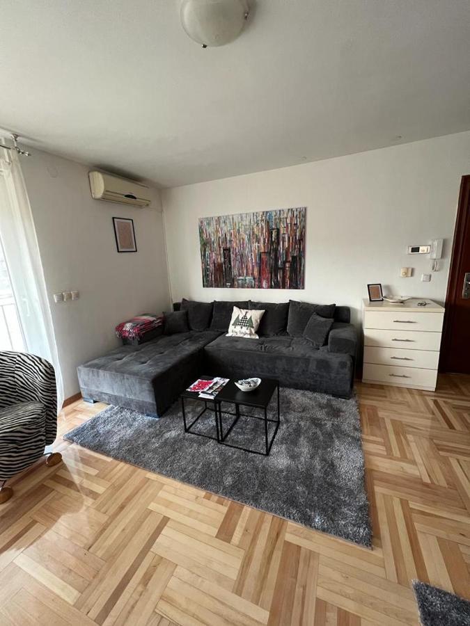 Apartman West - Private Parking Place Zagreb Exteriör bild