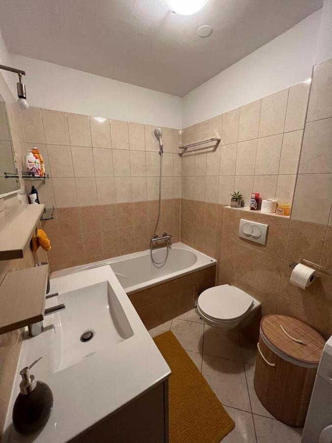 Apartman West - Private Parking Place Zagreb Exteriör bild
