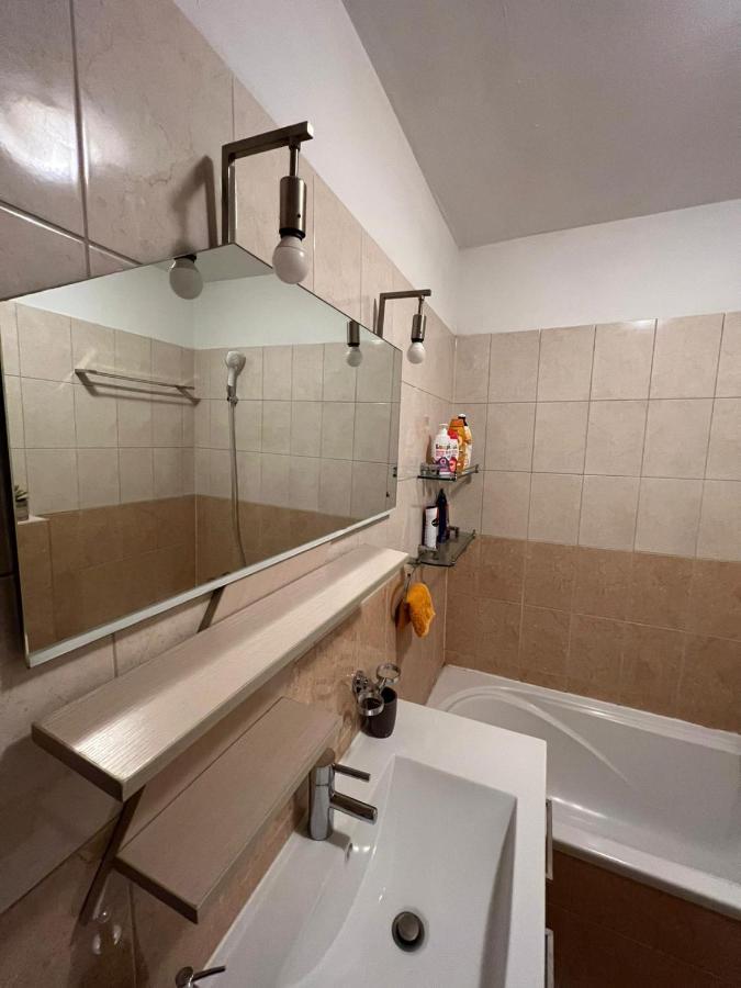 Apartman West - Private Parking Place Zagreb Exteriör bild