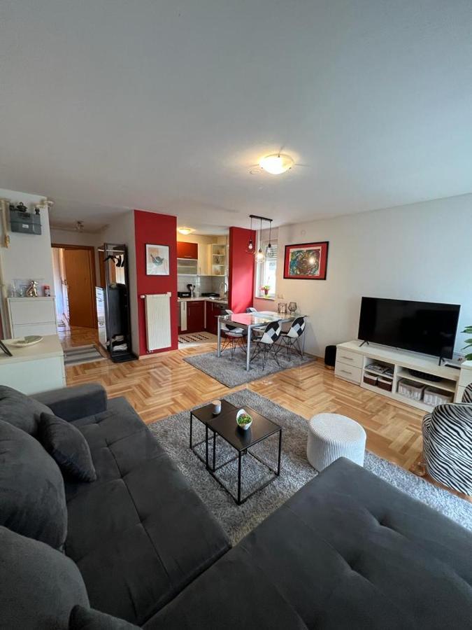 Apartman West - Private Parking Place Zagreb Exteriör bild