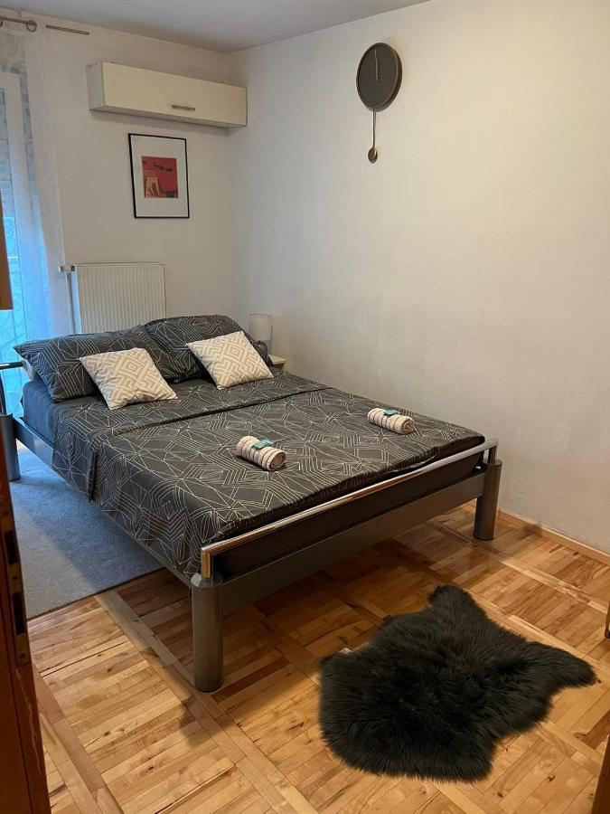 Apartman West - Private Parking Place Zagreb Exteriör bild