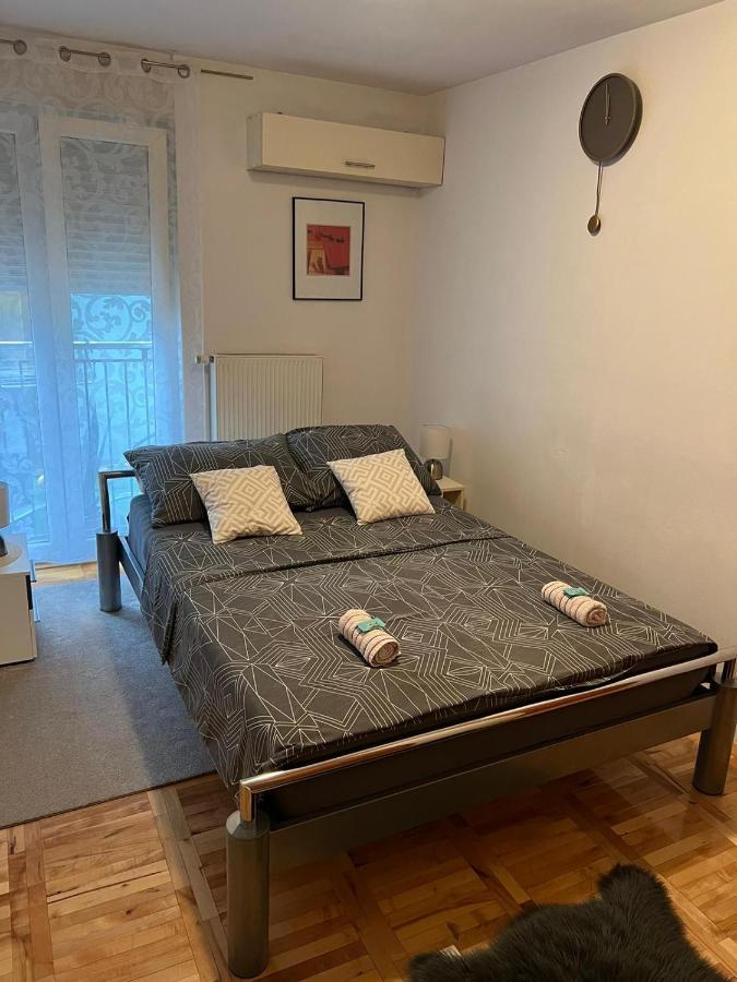 Apartman West - Private Parking Place Zagreb Exteriör bild