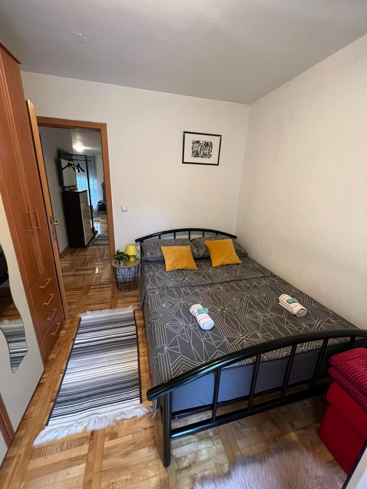 Apartman West - Private Parking Place Zagreb Exteriör bild