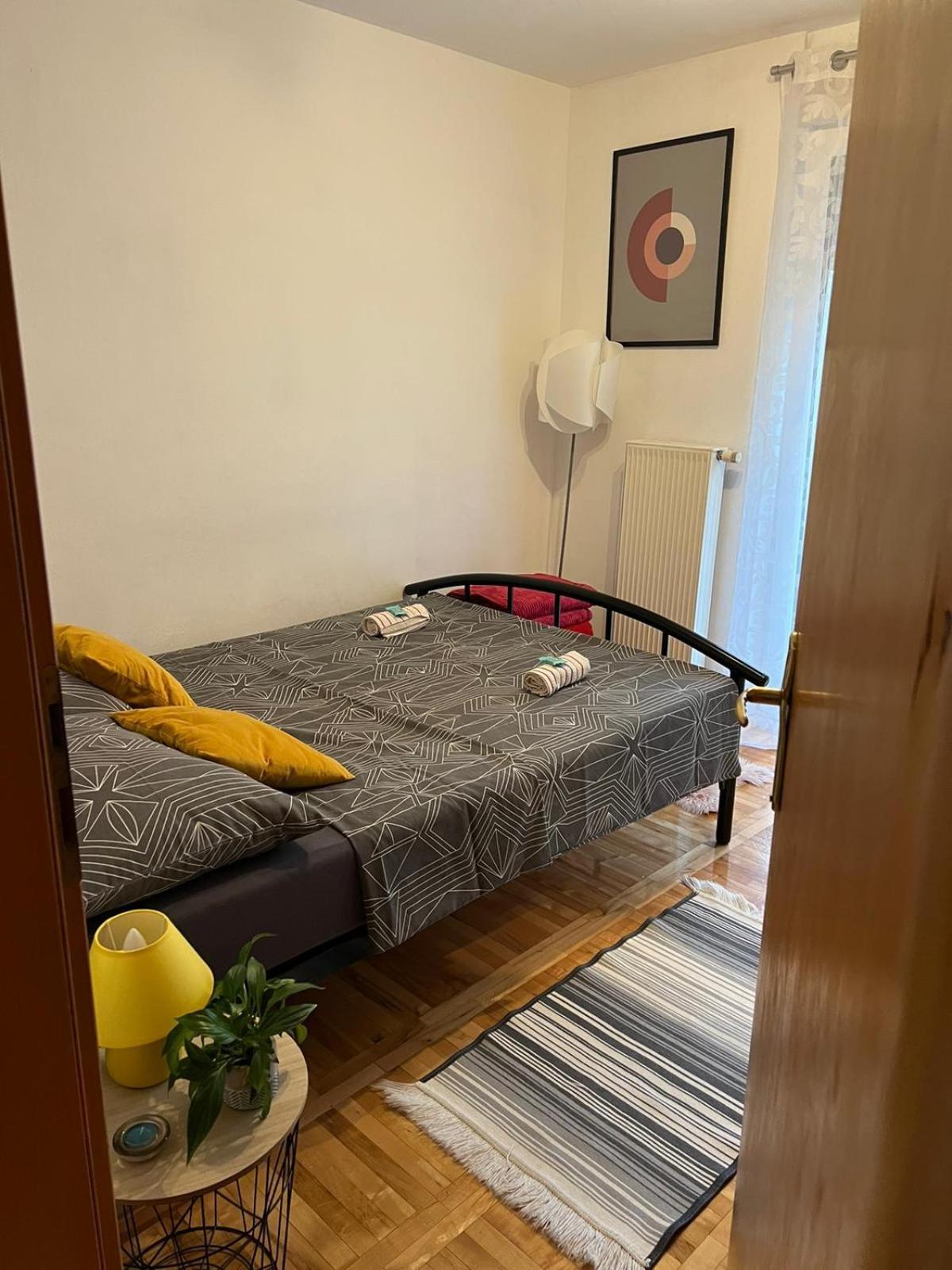 Apartman West - Private Parking Place Zagreb Exteriör bild
